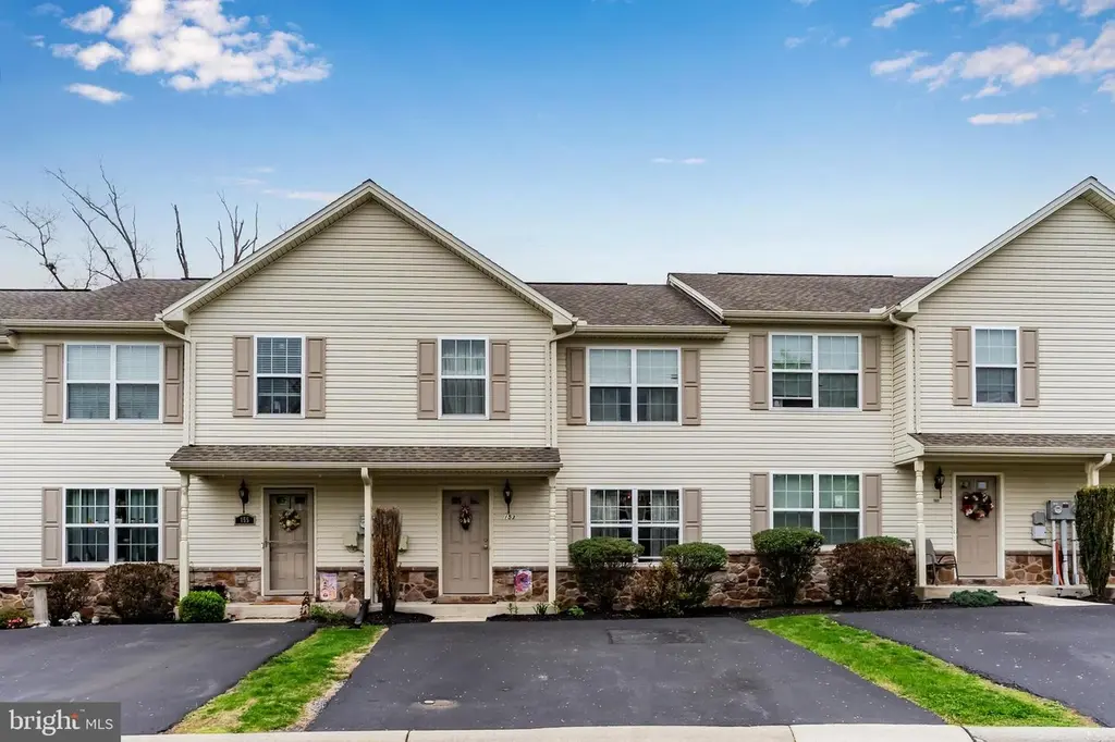 153 Mapleton Blvd