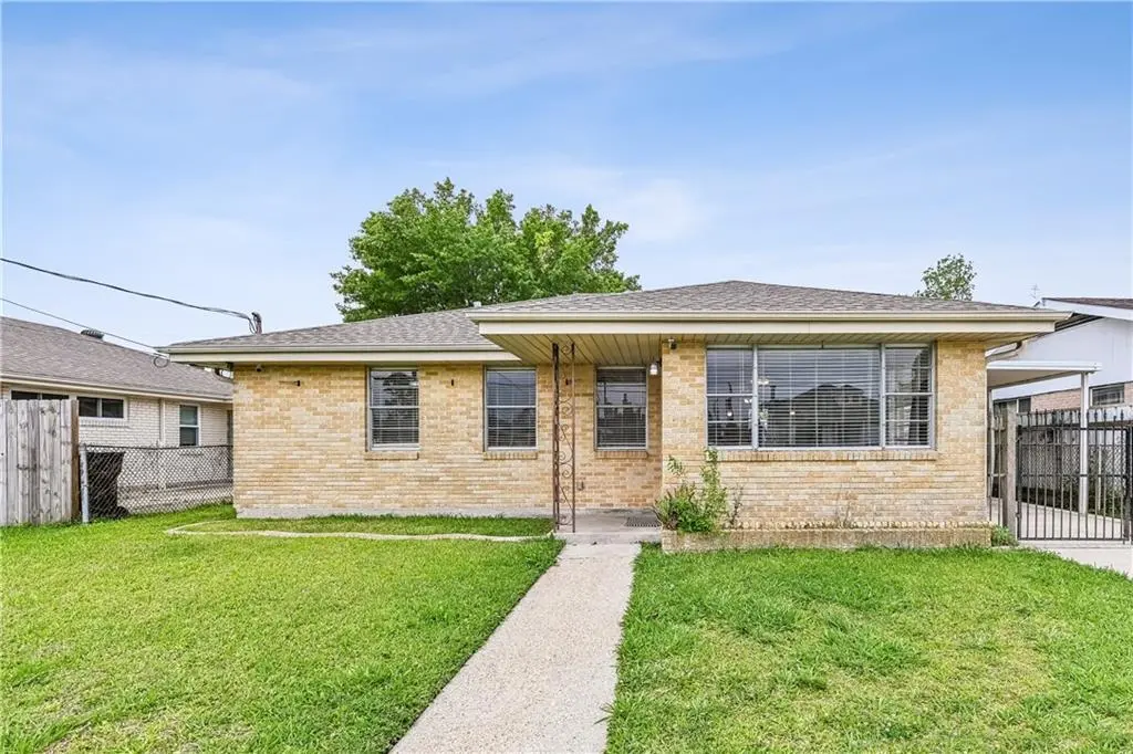 2338 Corinne Dr