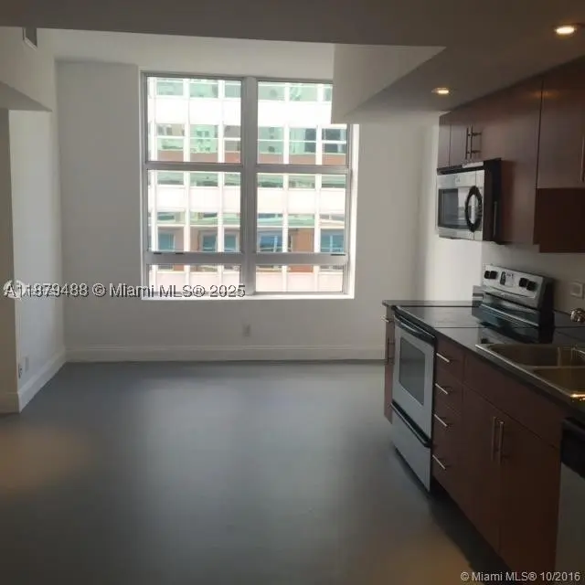 111 E Flagler St #1003