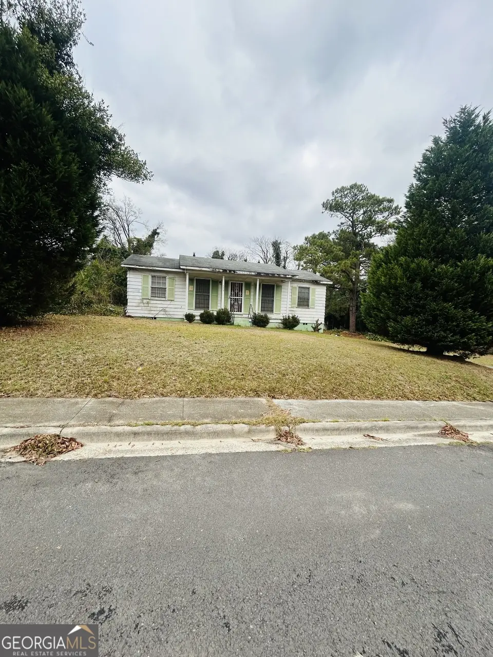 579 Rutherford Ave