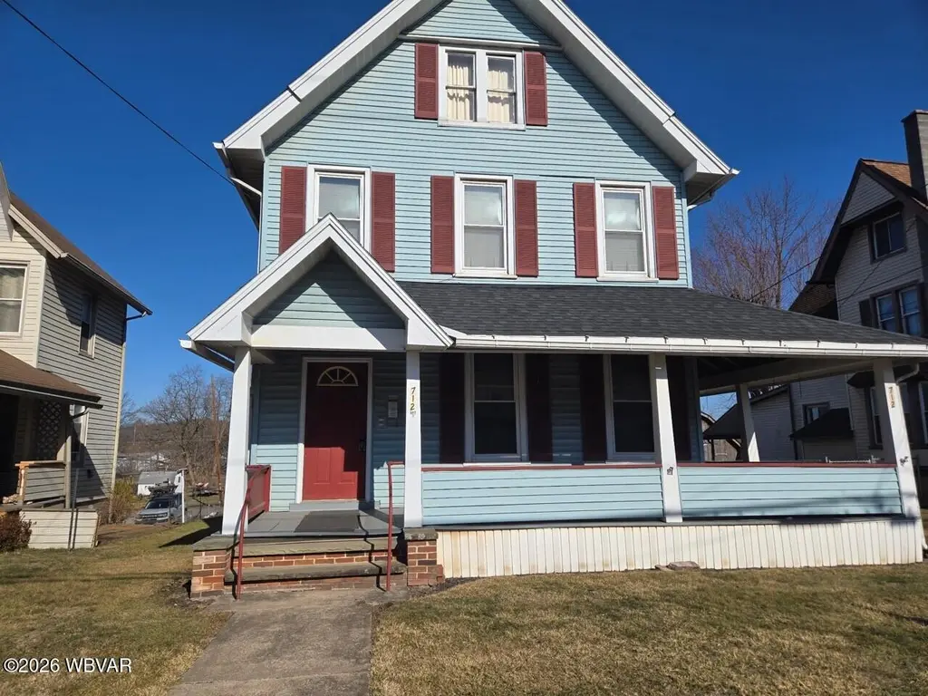712 Arch St
