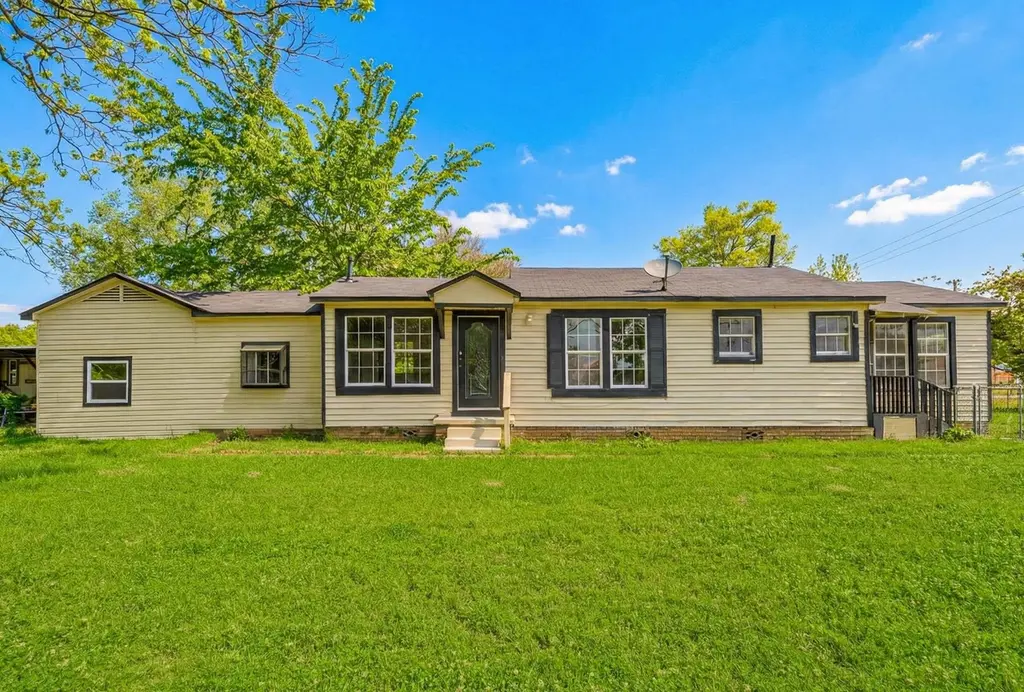 160 N Hearne