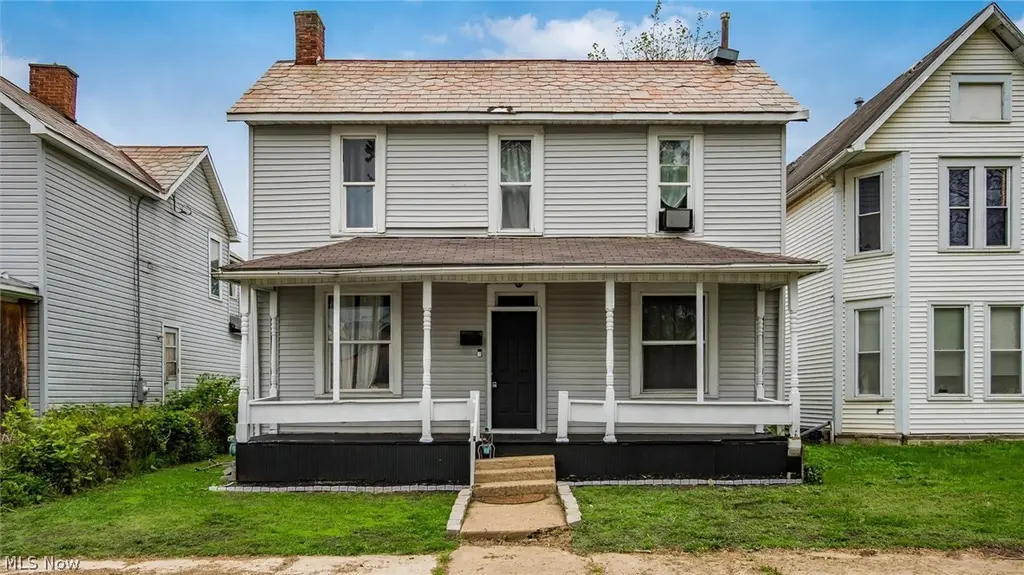 405 Foster Ave