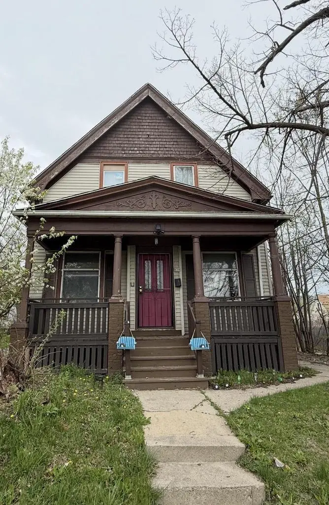 820 W Keefe Ave