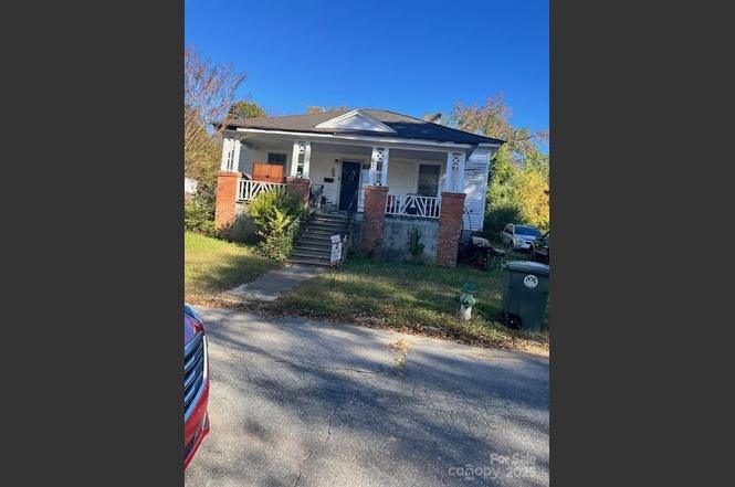 63 Holly St