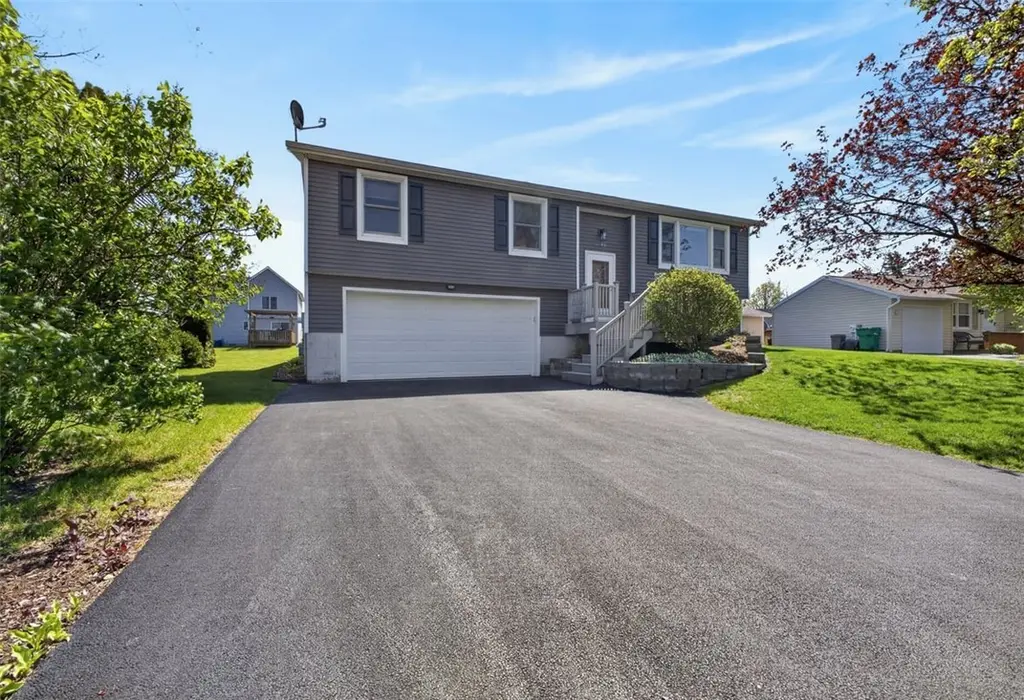 5785 Clover Meadow Ln