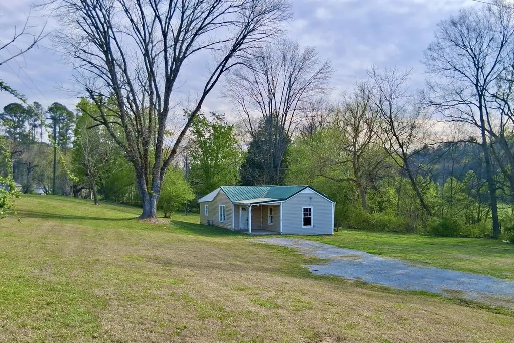 1370 Old Graysville Rd