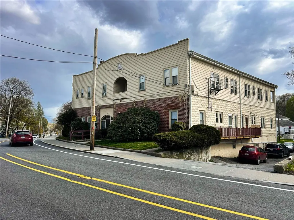 372 Old River Rd
