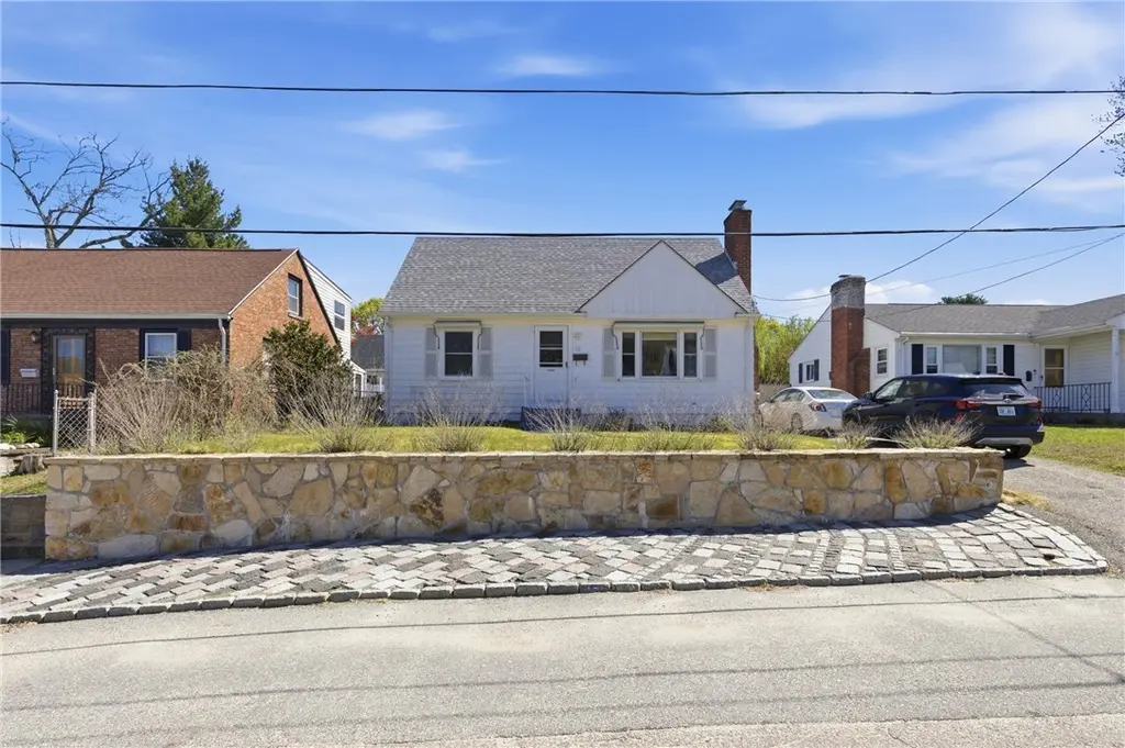 12 Hemlock Ave