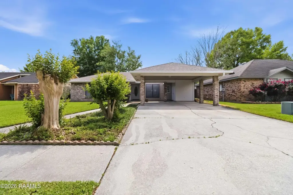 206 Open Meadows Dr