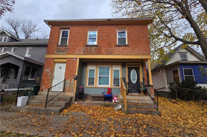 30 Bartlett St