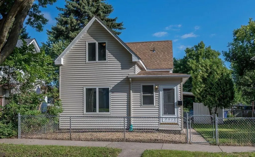 751 Minnehaha Ave W