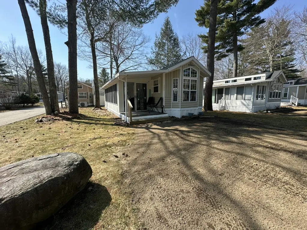150 Chapel Rd #208