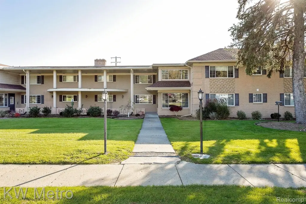 2377 Walton Blvd #11