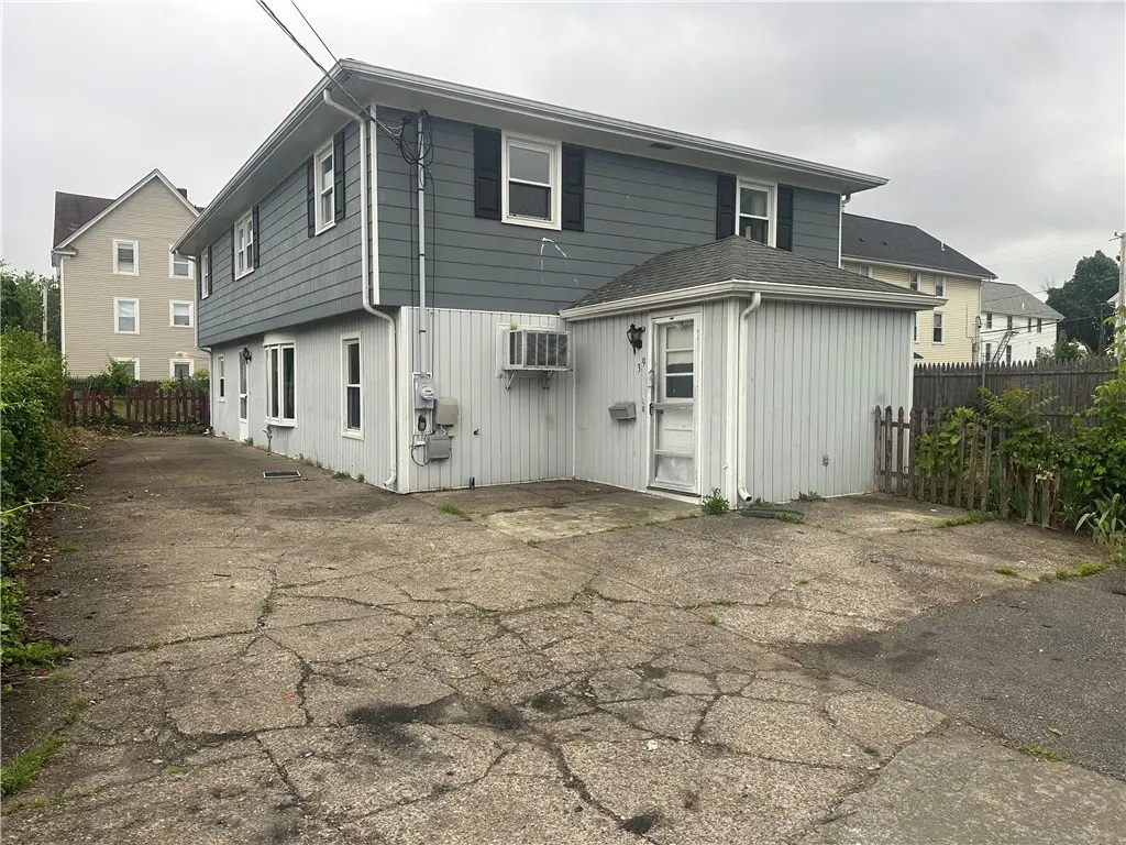 39 Locust St