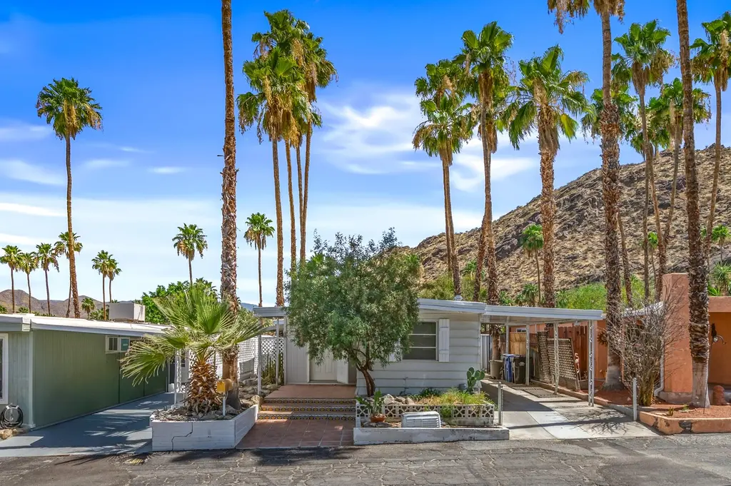 513 Jade Ln