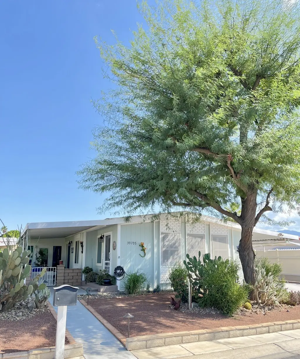 39705 Manzanita Dr
