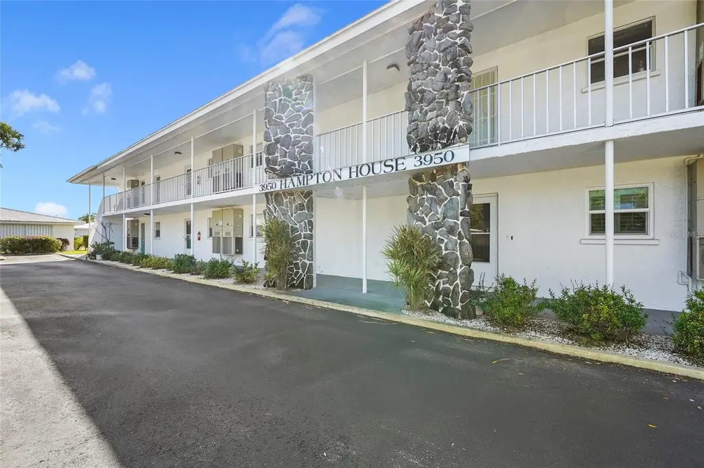 3950 Roxane Blvd Unit 2B