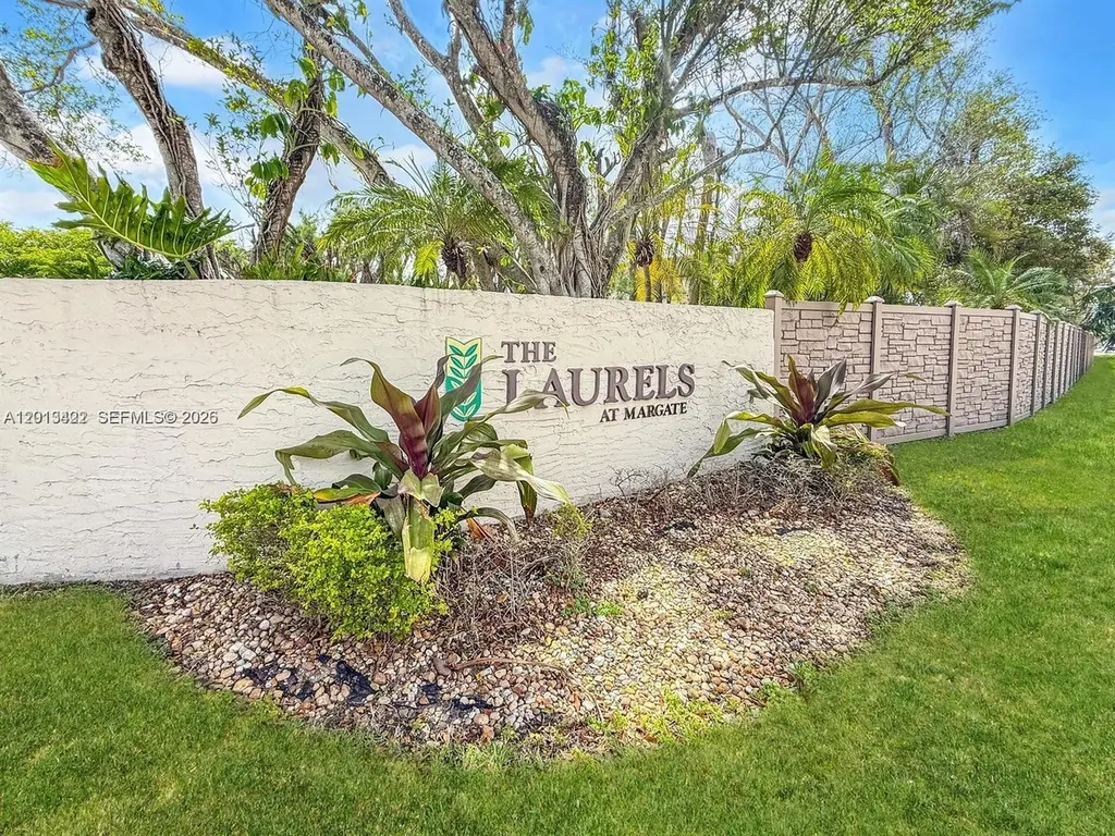 406 N Laurel Dr #207