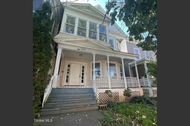 186 2nd Ave
