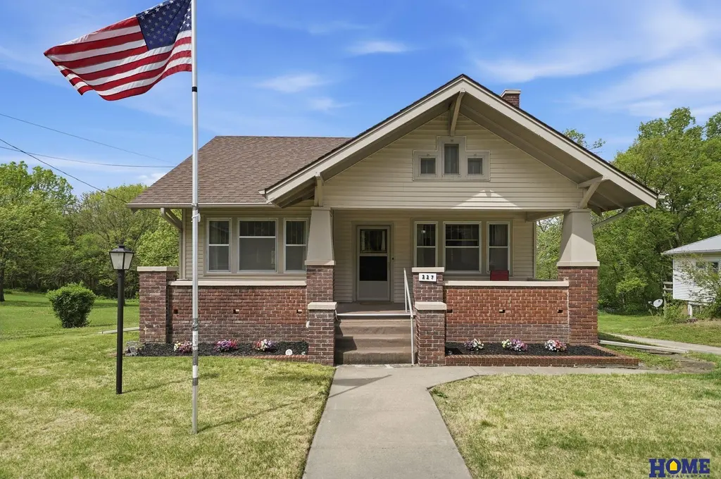 227 G St