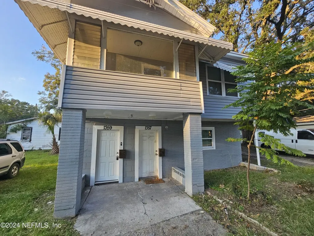 1357 W 22nd St