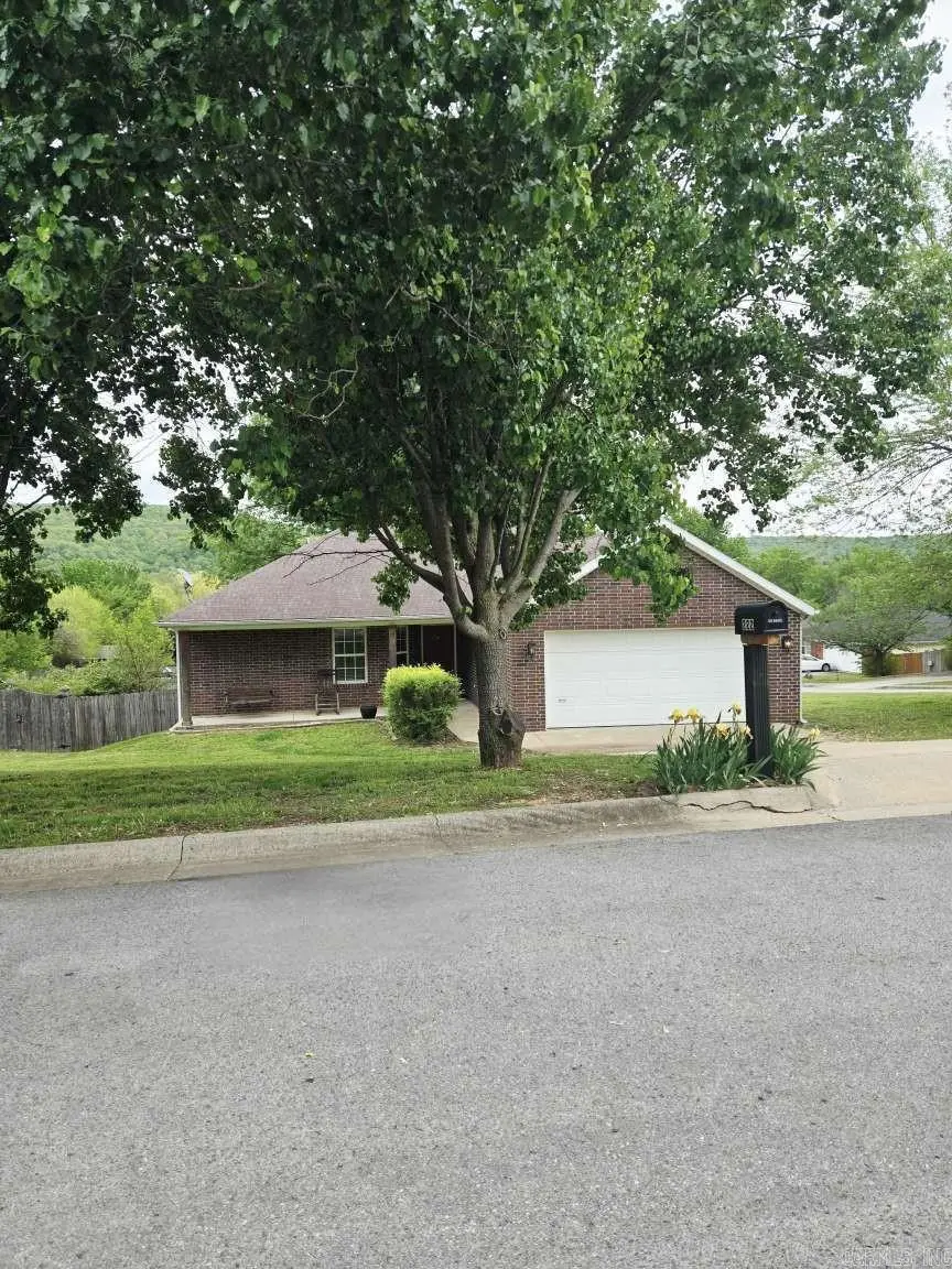 222 Rivendale Dr