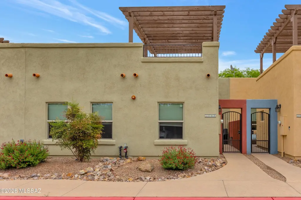 1207 Lombard Way