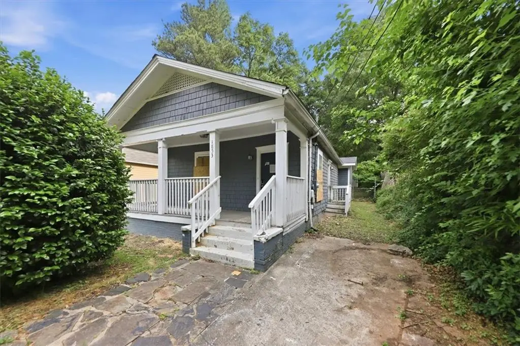 1853 Center Ave