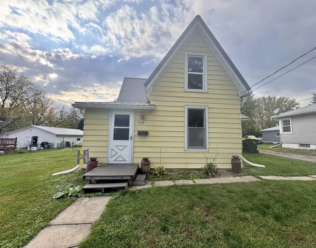 602 NW 2nd St