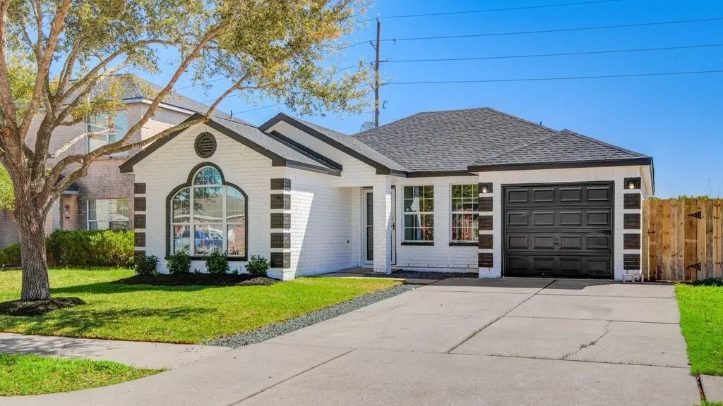 12610 Rio Bravo St