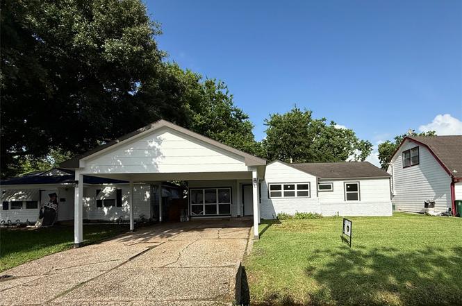 10205 Sierra Dr