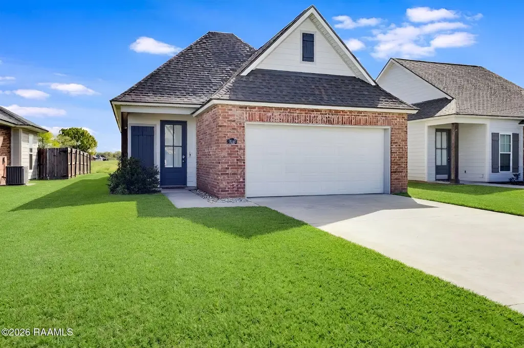 214 Adry Ln