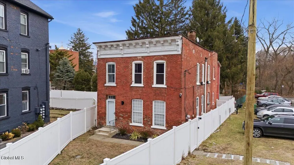 5 Short St