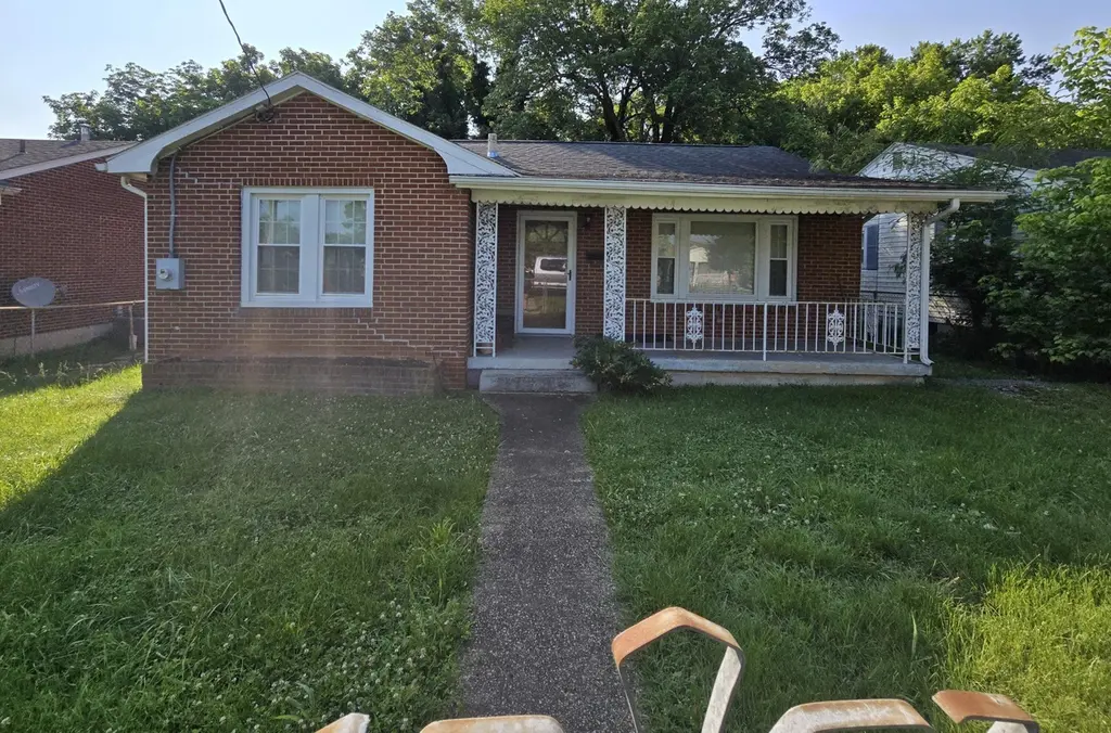 1444 Forest Ave