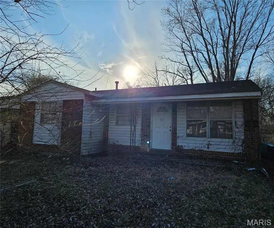 10423 Royal Dr