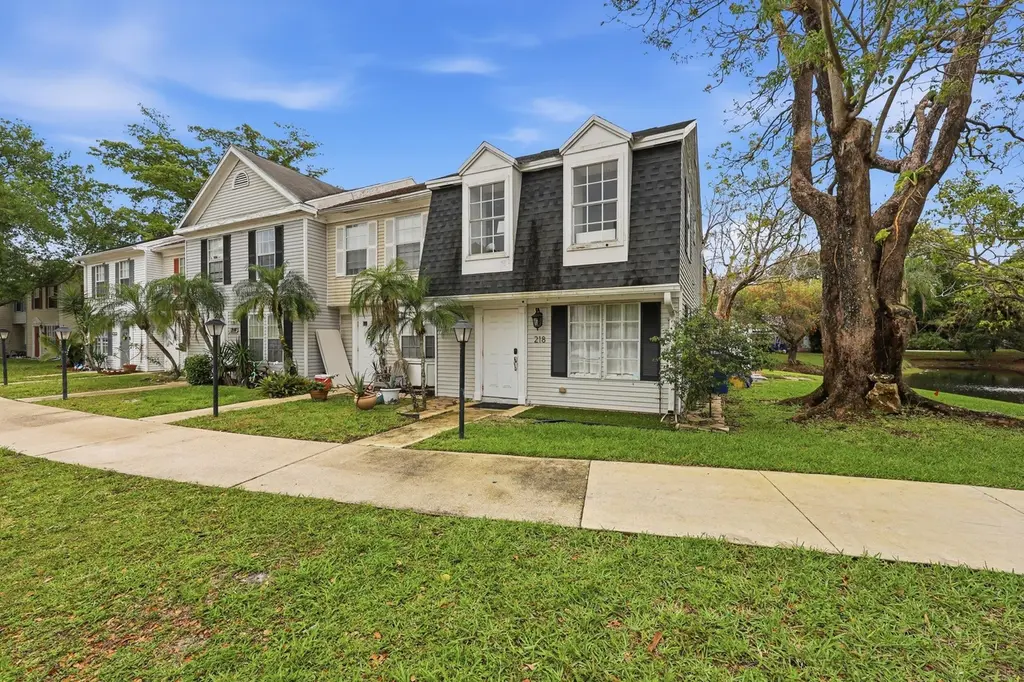 218 Old English Dr
