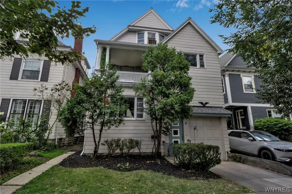 34 Saint James Pl