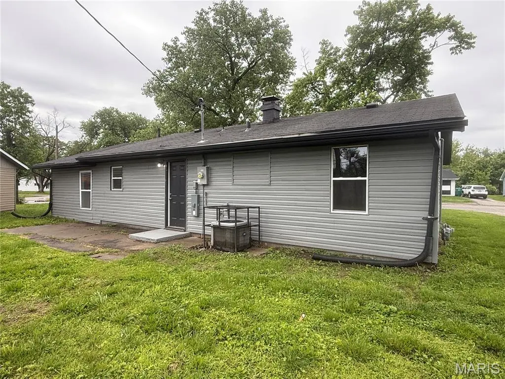7 Lazarcheff Dr