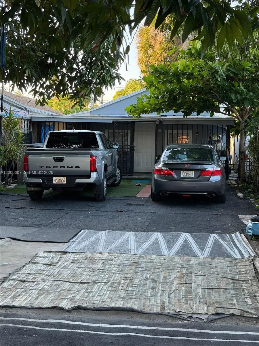 1111 NW 26th St
