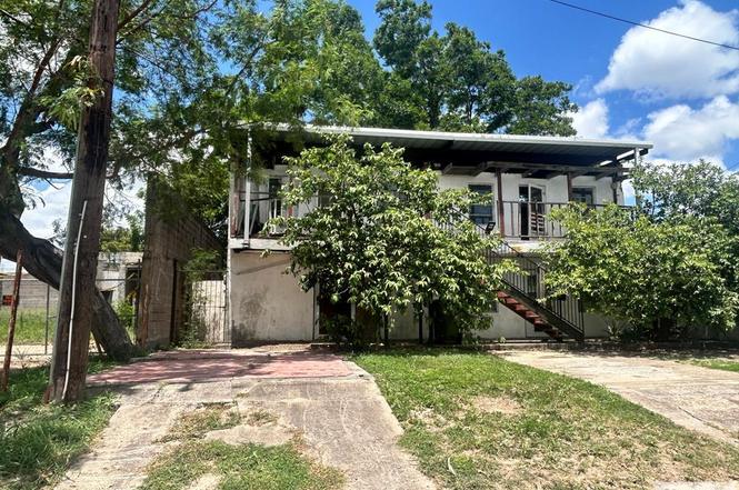 1447 Lincoln Dr