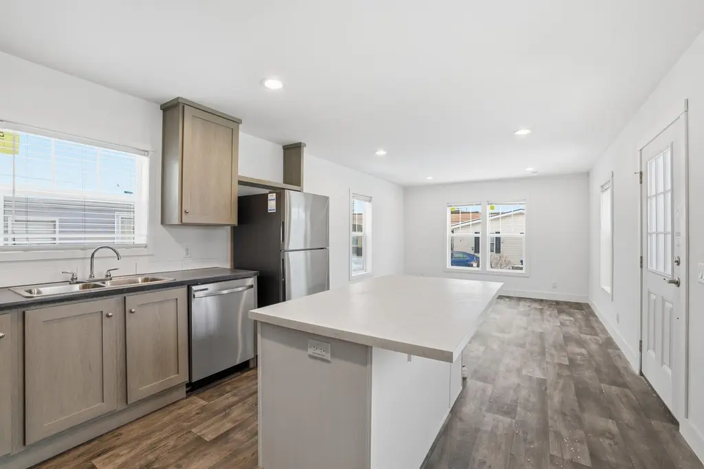 1277 Onondaga St NE