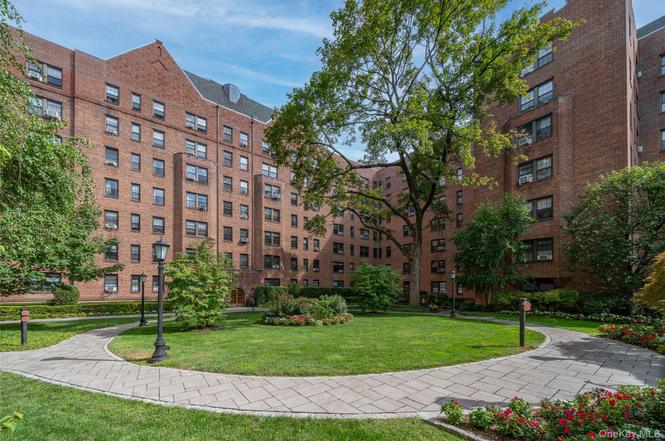 180 Garth Rd Unit 5F