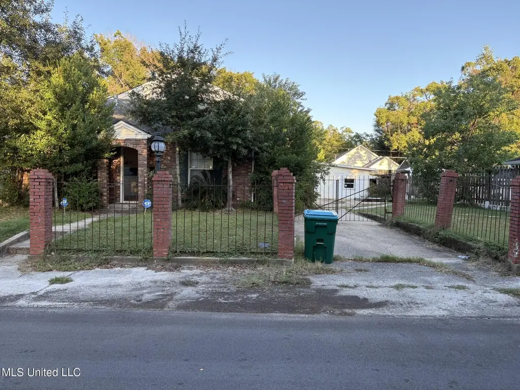 2308 East Ave