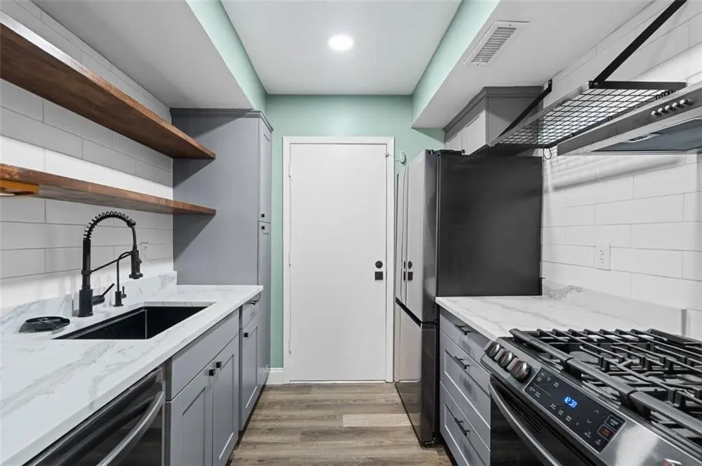 6851 Roswell Rd Unit N10
