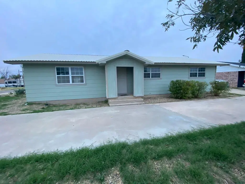 1410 Burleson Ave