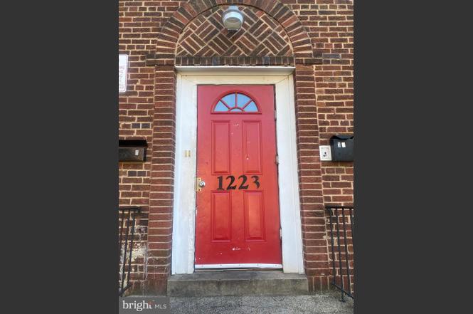 1223 Holbrook Ter NE