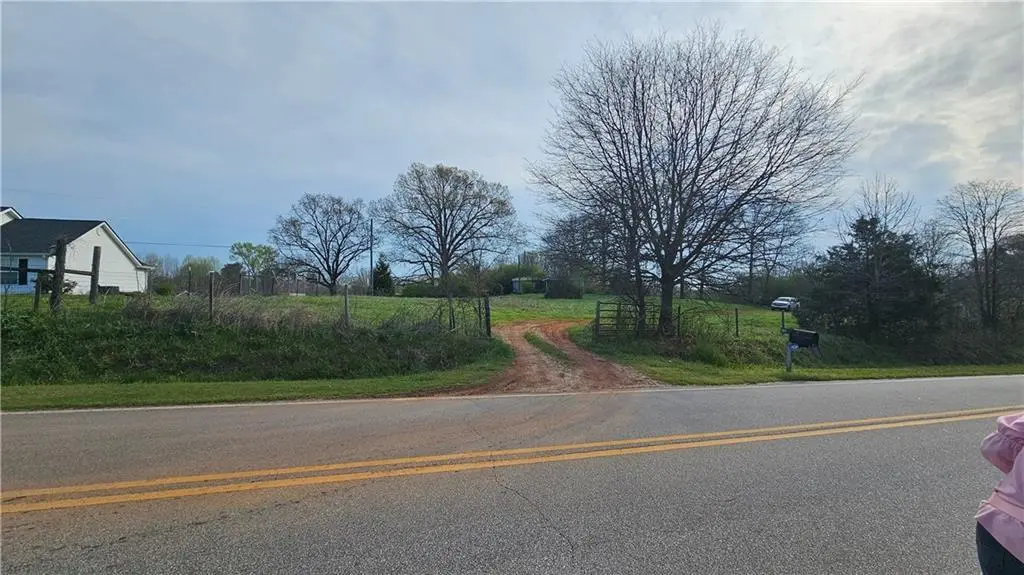 749 Chambers Rd