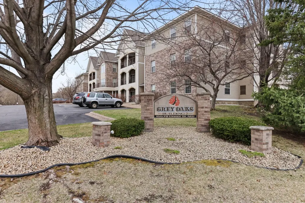 15570 Linnet St NW Unit 2-305