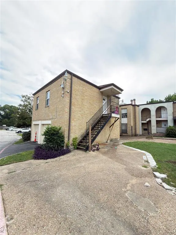 6032 Westridge Ln #201